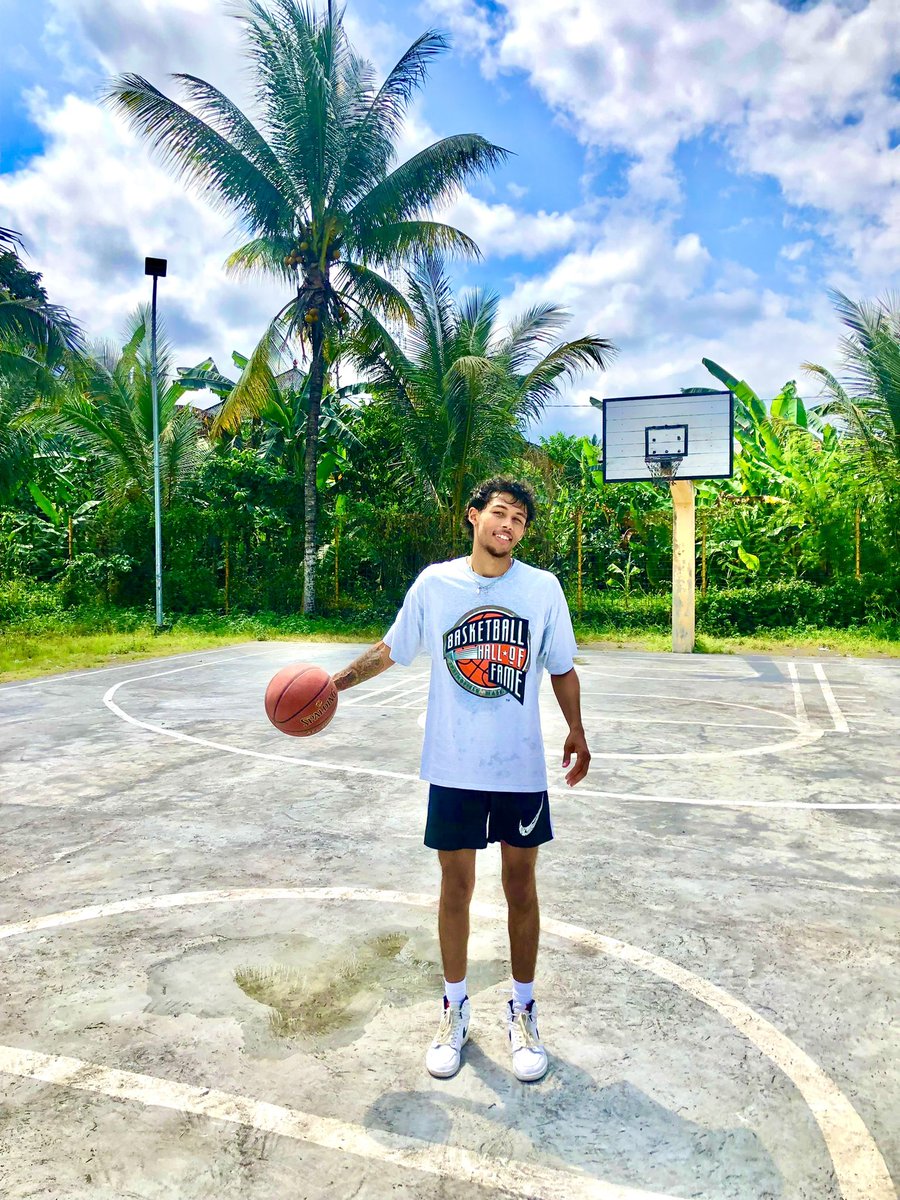 j_phillyy's tweet photo. Bali’n https://t.co/5qf36waz9X