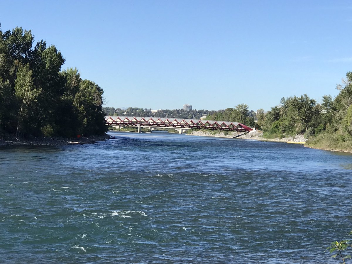 everydaytourist's tweet photo. It was a beautiful day for a walk, run or ride along Calgary’s Bow River pathway. @TourismCalgary @YYCTKW @bikecalgary @GiantBlueRing @skyscaping @kathleen_petty @lifesizedcity #urbandesign @activecityyyc #Calgary #placemaking https://t.co/HPfwZwkPdR