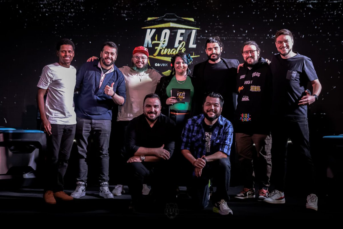 Hoje é agradecer a todos os talentos que estiveram na frente e por trás das câmeras nesta KOEL.

Não é fácil levantar uma liga independente pela 3a vez consecutiva. E é um orgulho enorme ter tanta gente, mesmo nos momentos mais difíceis, acreditando, lutando e sonhando junto.