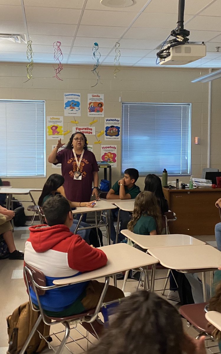 WISDCentralLib's tweet photo. 6th grade library orientation a little different this year (in the classrooms) but I’m grateful we were able to start checking out books! https://t.co/itQtQTgo7h