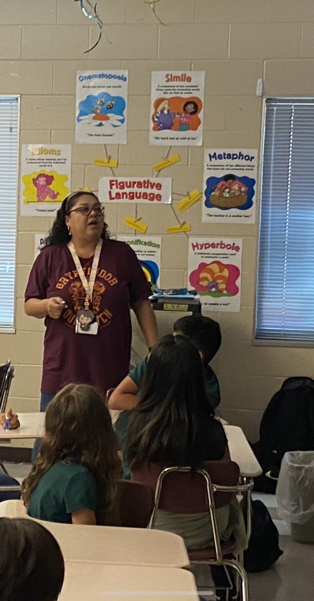 WISDCentralLib's tweet photo. 6th grade library orientation a little different this year (in the classrooms) but I’m grateful we were able to start checking out books! https://t.co/itQtQTgo7h
