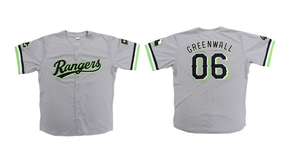 H3CZ's tweet photo. OpTic night at the @Rangers Stadium Sept 20th, @Scump and I are throwing first pitch, One of us will be slinging heat, the other is a COD Champ. 

https://t.co/zpb2kiZcE6

Autograph Sesh and a FREE JERSEY?? https://t.co/6cK7Ahc62V