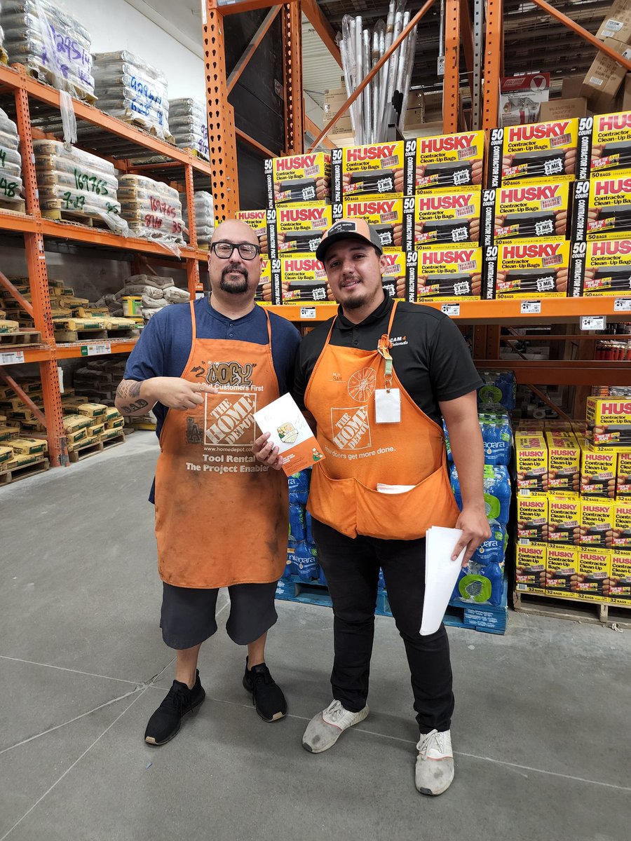Awesome job Sam receiving your gold award!!! @Fuerstenberg15 <a href="/DianaSundermann/">Diana Sundermann</a> @OscarM_8523 <a href="/Dalton8523/">Dalton8523</a> @DavidF_8523