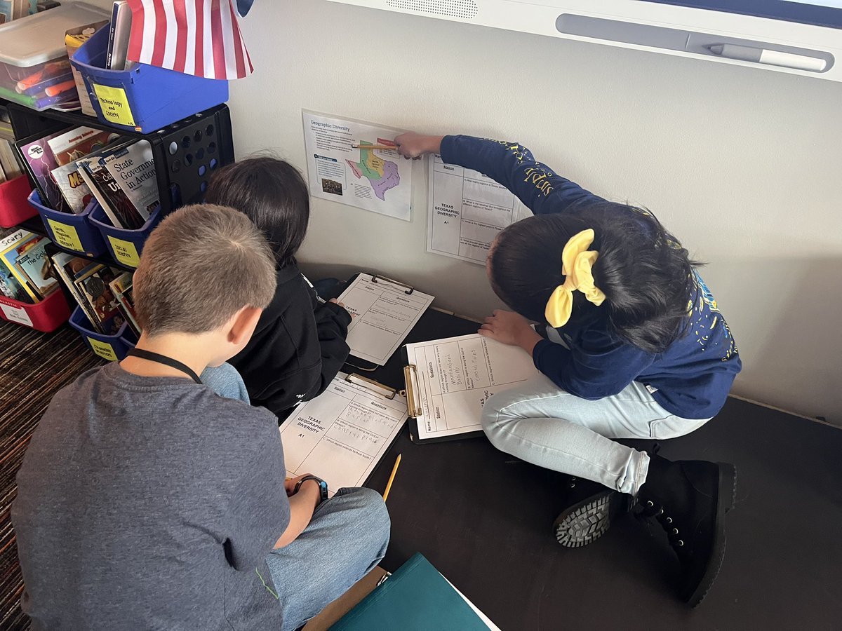MsYung3's tweet photo. Exploring the four regions of Texas in stations using various graphic features. https://t.co/Y1Pvw7Y7x3