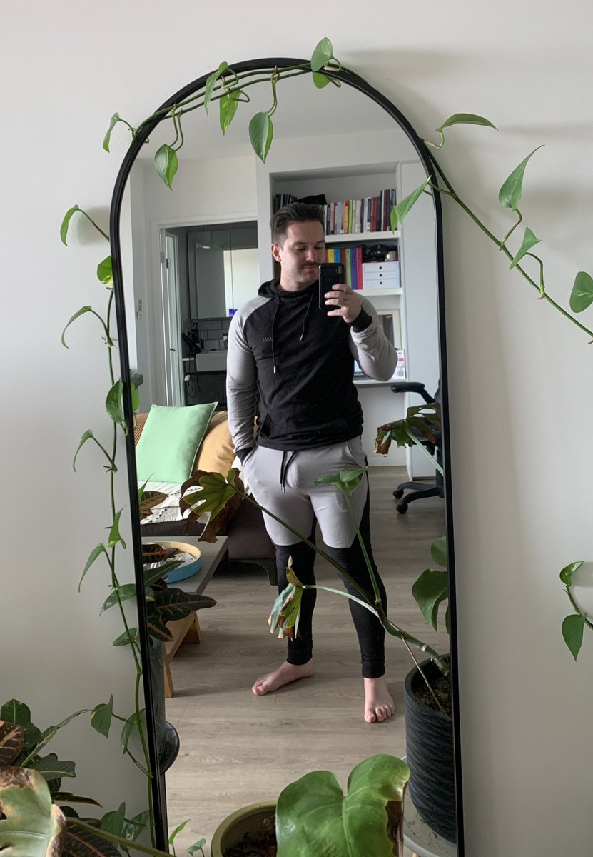 AusMusc_'s tweet photo. Working from home today 👨🏻‍💻 https://t.co/Acy9q1QmiK