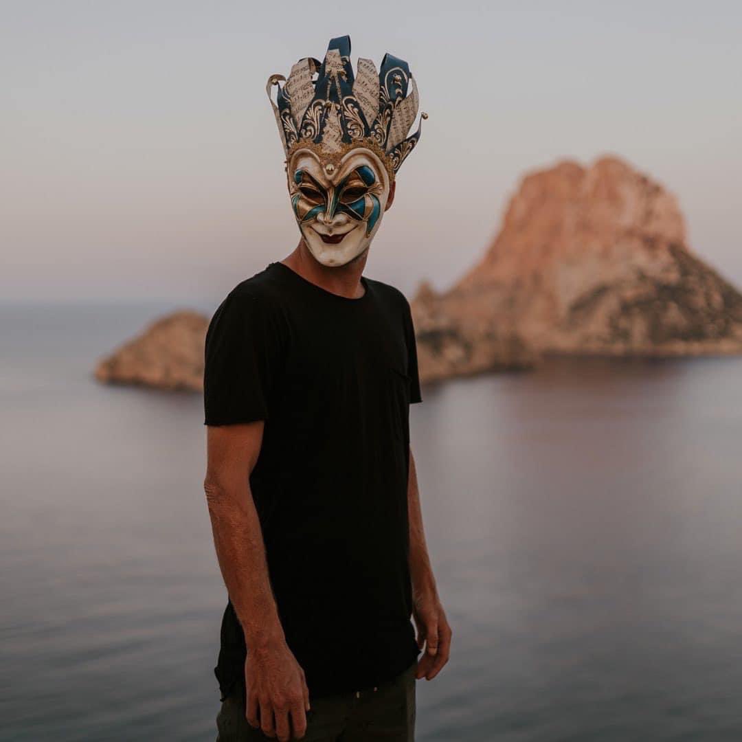 plur_lifemx2's tweet photo. Quien quiere ir al evento de Boris Brejcha este Sábado en Zamna Tulum? 

Estaremos REGALANDO (Si, leíste bien)  una experiencia ALL INCLUSIVE que incluye: 
- Boleto de entrada
- Hospedaje
- Desayunos
- Transportación
- Barra libre 

Quien jala? Like y RT 🔥 https://t.co/6KCaIbAUJ4