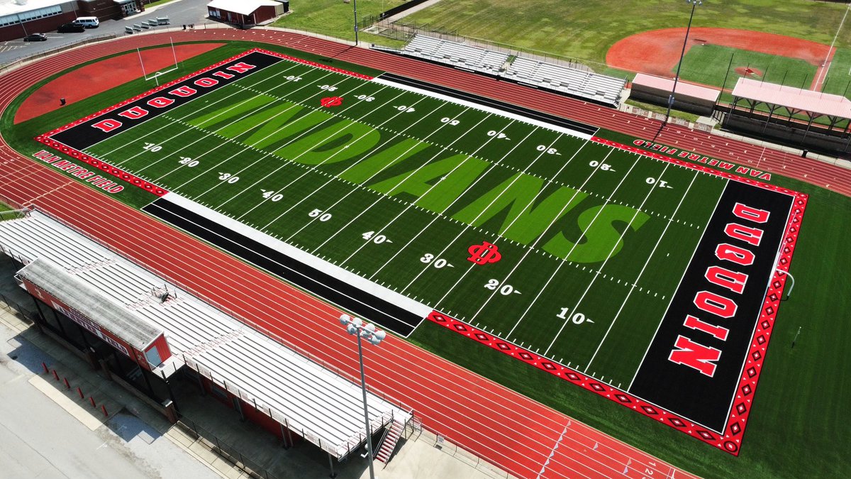 ByrneAndJones's tweet photo. What do you think about the new turf installation at DuQuoin High School!?
#TurfInstallation #TurfFields #TurfTuesday https://t.co/TOSh2TbaPV