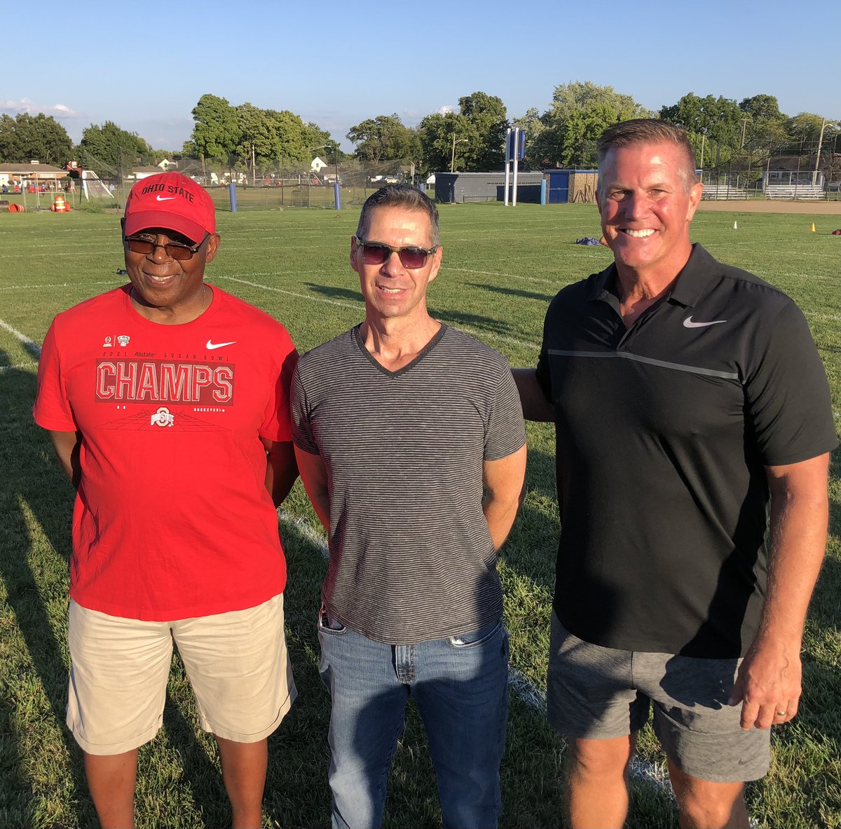 SilverKnightFB's tweet photo. Honored to have members from our 1983 State Championship team speak to the boys tonight. Assist Coaches Bob Fortin DL, Bob Murphy WR/DB, & Captain Mike Kusan. #OneDayBetter #ReadyFamily @ReadyAthletics https://t.co/v77loVw3ts