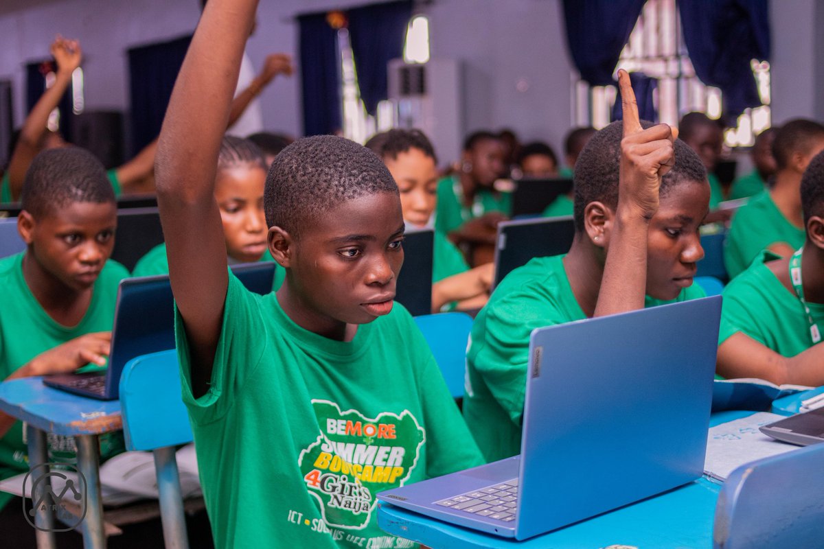 WisdomM80565878's tweet photo. I am happy to teach this amazing students, all active and receptive. it might be challenging but it worth it #students #bemore #ondostate #matrixlab #ladiesintech #womenintech https://t.co/eezXdNtI0X