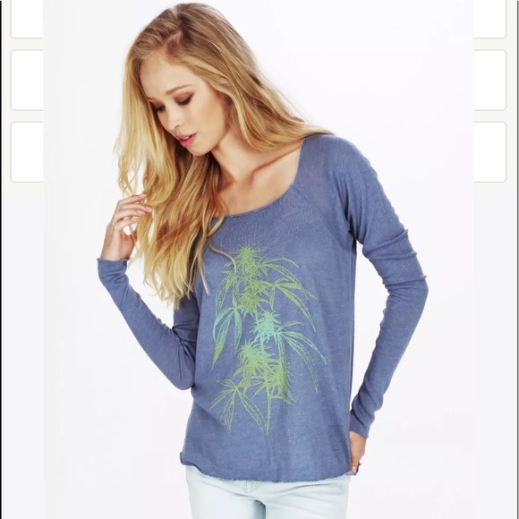 ZeroGravGlass's tweet photo. So good I had to share! Check out all the items I'm loving on @Poshmarkapp #poshmark #fashion #style #shopmycloset #spencers #wildfox: https://t.co/w44drv3lnR https://t.co/8H20dsFbnI