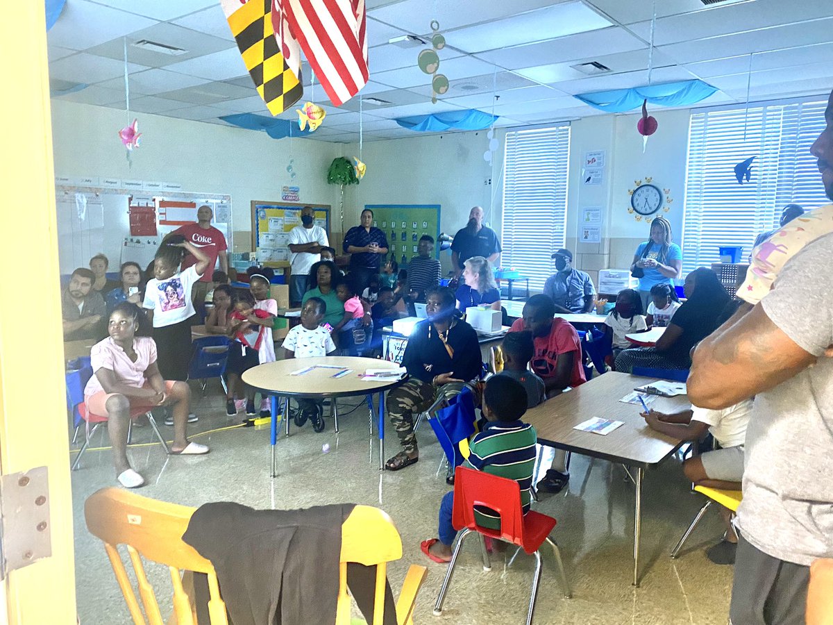 MrsRothCS's tweet photo. Reunited and it feels so good! Back to School Night at The @ChatsworthSch was a great success! It was a wonderful feeling to open our doors and welcome families INSIDE the building! #ChatsWORTHY #CapableConnectedSecure #outherebeingmagical ๐โฅ๏ธโจ https://t.co/ngWtrv9dbx