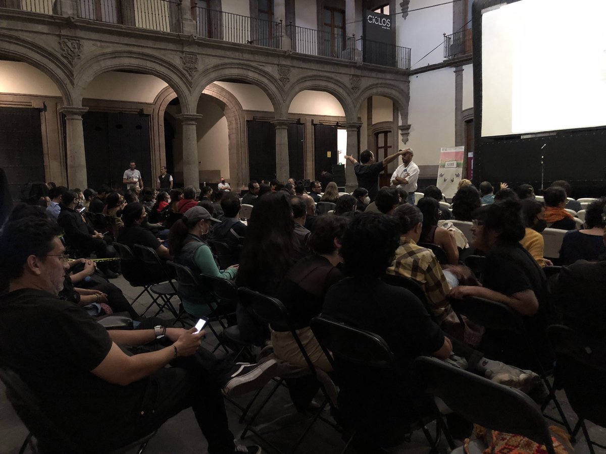 procine_oficial's tweet photo. ¡Ya estamos listos para comenzar la función de ✨La fórmula secreta✨ del director Rubén Gámez, en el @MuseoCiudadMX! 🥳🎞

El filme será musicalizado #EnVivo por #SonidoXibalbá 🎶 y además, se realizará un interesante debate con invitados especiales 👏🏻🎥

#CineEnLaCiudad https://t.co/xOzxuQAKfW
