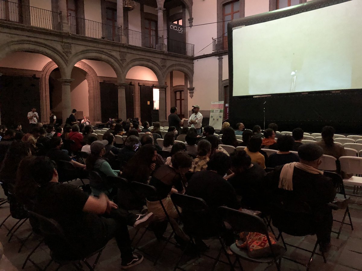 procine_oficial's tweet photo. ¡Ya estamos listos para comenzar la función de ✨La fórmula secreta✨ del director Rubén Gámez, en el @MuseoCiudadMX! 🥳🎞

El filme será musicalizado #EnVivo por #SonidoXibalbá 🎶 y además, se realizará un interesante debate con invitados especiales 👏🏻🎥

#CineEnLaCiudad https://t.co/xOzxuQAKfW