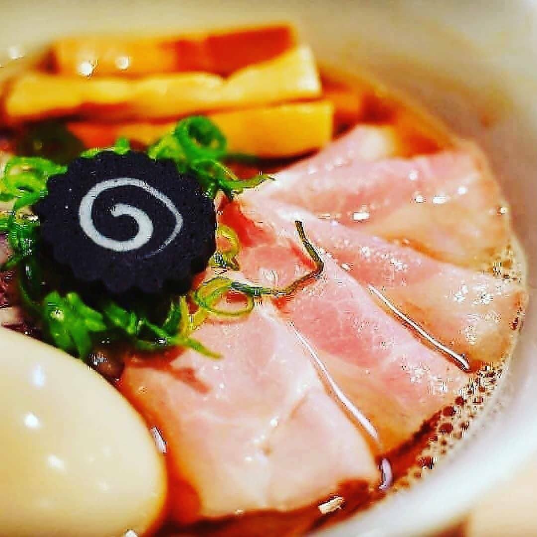 本日も11:00~22:00の通し営業です。今日は暑くなるようです。まだ夏ですね。らぁ麺で乗り切りましょう。

本日限定ノドグロです。トビウオはお休みです。杯数限定冷やしもご用意してます。

らぁ麺はやし田新宿本店宜しくお願いしますm(_ _)m

#はやし田
#はやし田新宿
#のどぐろそば