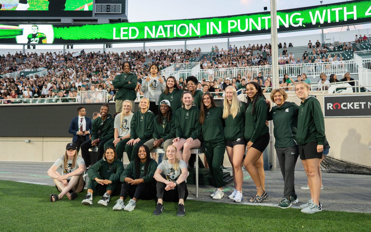 Great evening to greet all the new Spartans! See you at the games! 🫶🏀

#RiseUp × #SpartanStrongHER
