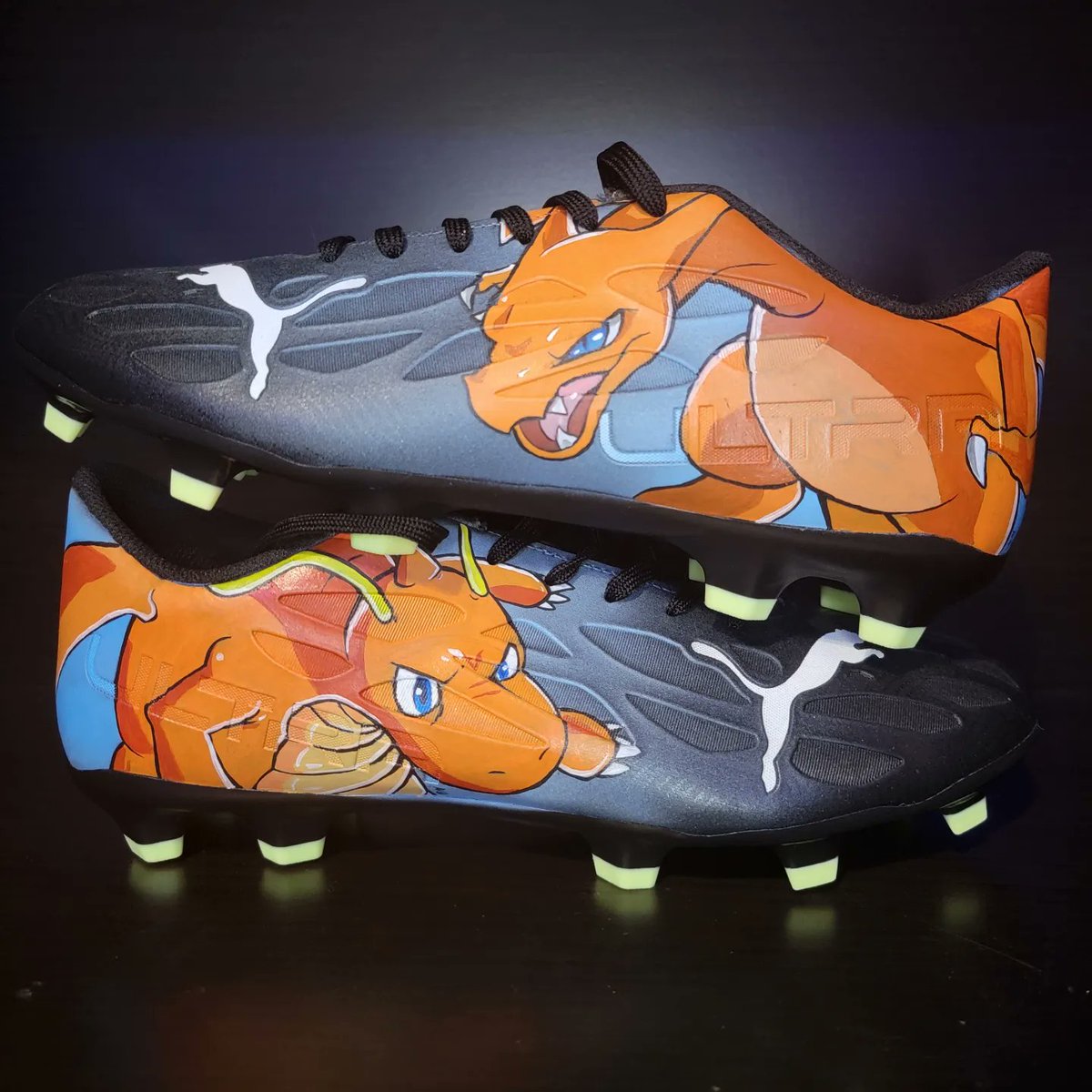 RRosales_Art's tweet photo. Pokemon custom cleats - Charizard vs Dragonite! These guys really pop and are ready to be on the field!
#teamcharizard Interested in your own custom cleats? shoot me a DM.
Who would win in this fight tho? 🤔 https://t.co/2QogqBnHNN
