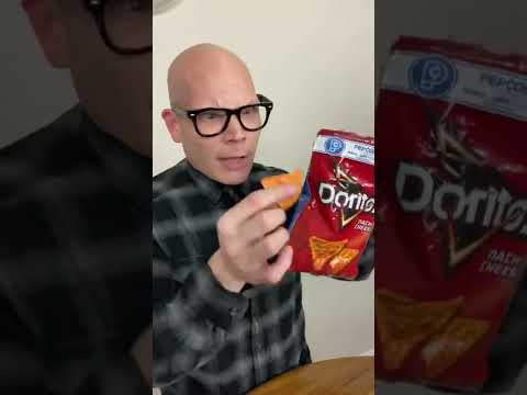 themagiccrasher's tweet image. CRAZY FOLDING DORITO PRANK #shorts #magicprank #fakefood zpr.io/UmPhkXwiPKjK