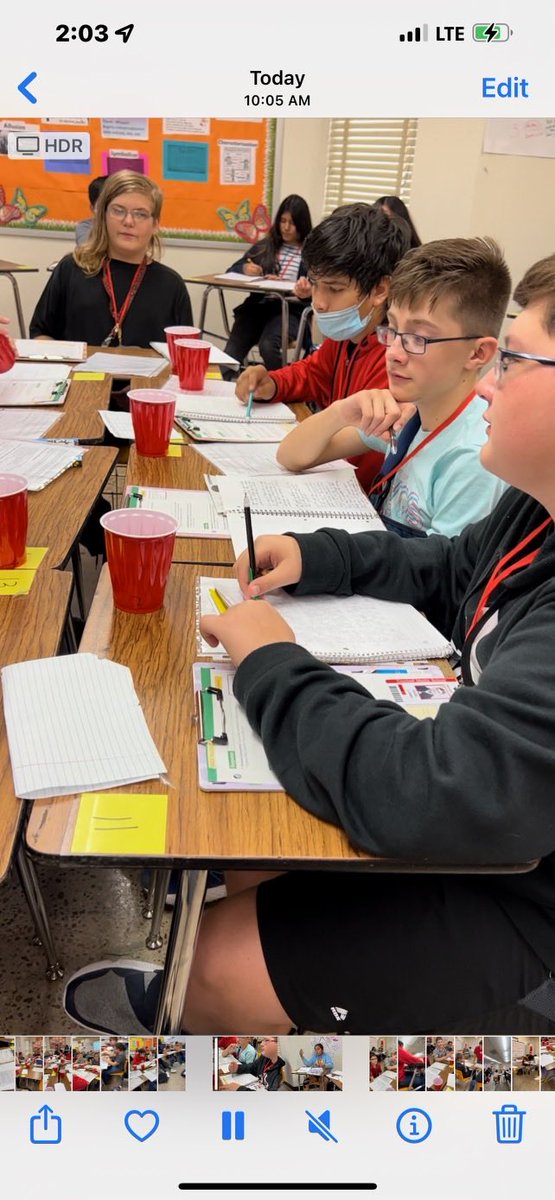 MaribelAranda12's tweet photo. Loved seeing this in our 8th ELAR Honors class. Socratic seminar. Conversations and learning from each other. ⁦@CrockettColts⁩ https://t.co/UqAt4rWfzY