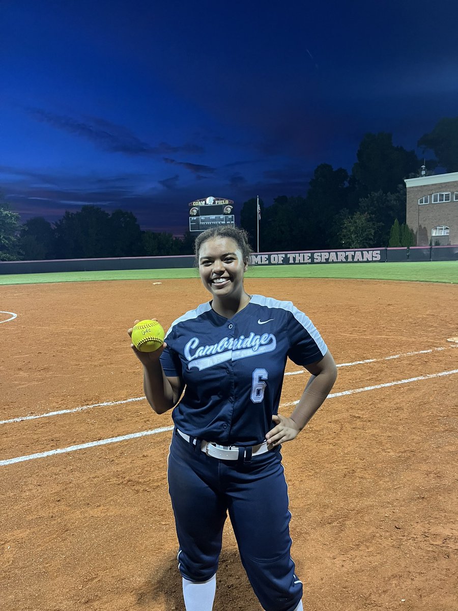 CambridgeLBFP's tweet photo. Lady Bears win 9-0 over GAC!!! Our #bomberbear tonight was @jaydabraith04 with the no hitter!
Go Bears🔥 https://t.co/M0Kh8oiVEc