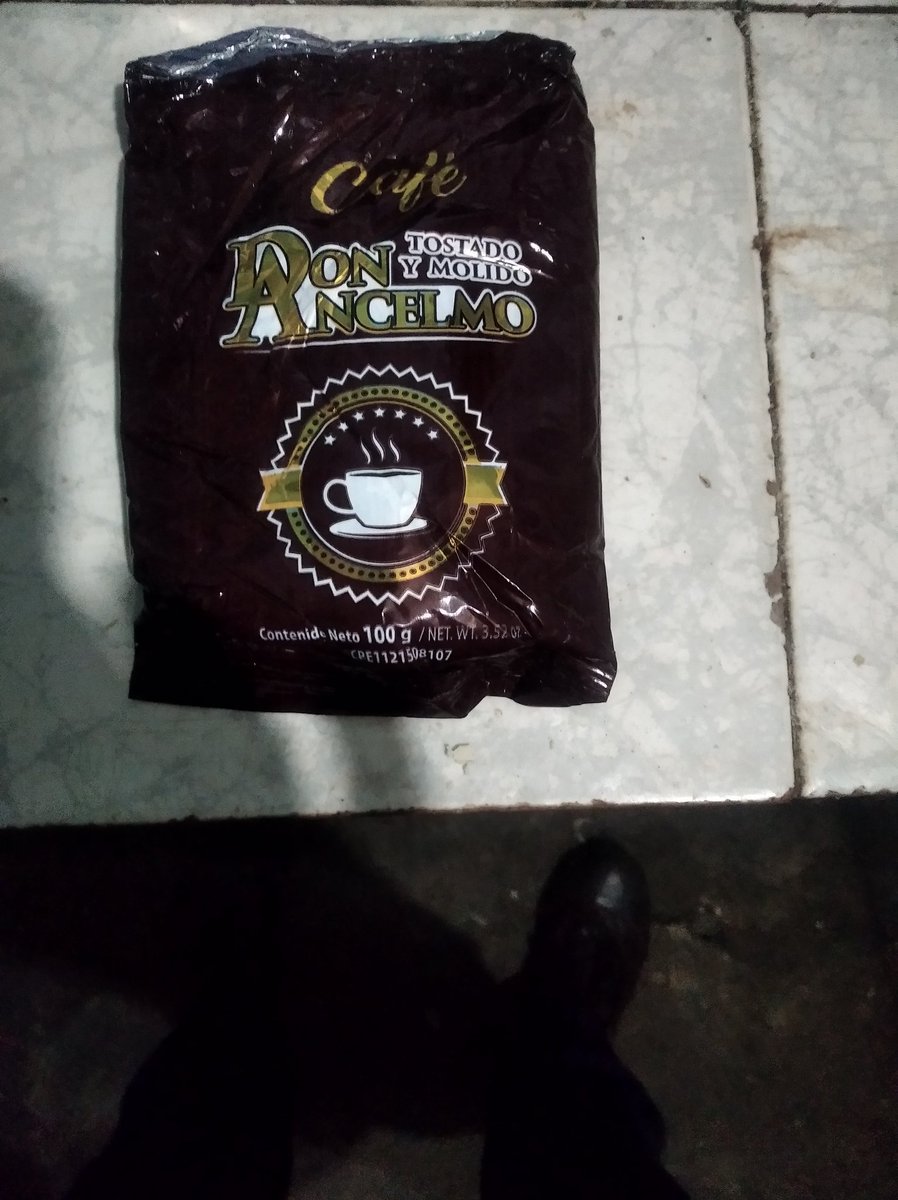 joseeligarcia's tweet photo. Buenas noches camaradas! A quien pueda interesar; es mejor que no pongan esto en las bolsas clap, no es café, no huele a café ni sabe a café! Por favor! Averiguen quien llena estás bolsas y póngalos presos! No sé burlen así! Y quién fábrica ésto! https://t.co/zNCbBqqeGG