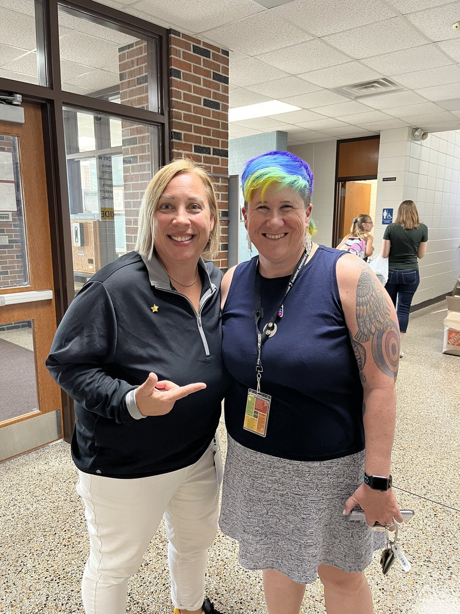 aliciafisch's tweet photo. Just over here keeping the F in Fun‼️ #middlemagic #plckickoff #collaboration #eccsleadstheway https://t.co/8XSr7XoyBb