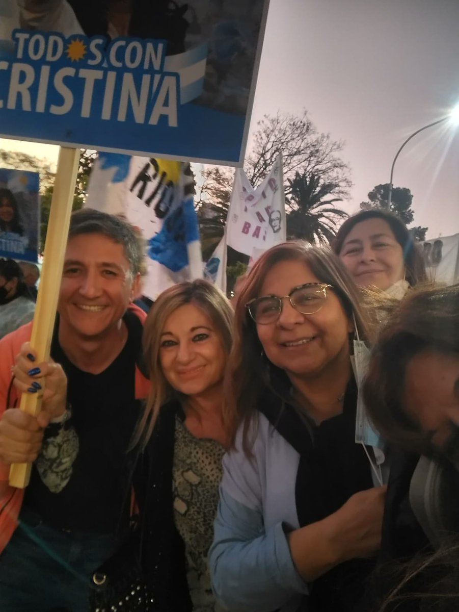 CalderonFabia1's tweet photo. Una Multitud en La Rioja dijo #EstamosConCristina 
Encontrarse con compañeros y compañeras en la militancia, convicciones y luchas nacionales y populares!!!✌✌💪💪🇦🇷🇦🇷 
@CasaPatriaLR 
@PJdelarioja
@CFKArgentina 
@GobDeLaRioja 
@TodosLaRioja 
@JUP_LaRioja 
@bebasoria https://t.co/Wmxv4Nn9xD