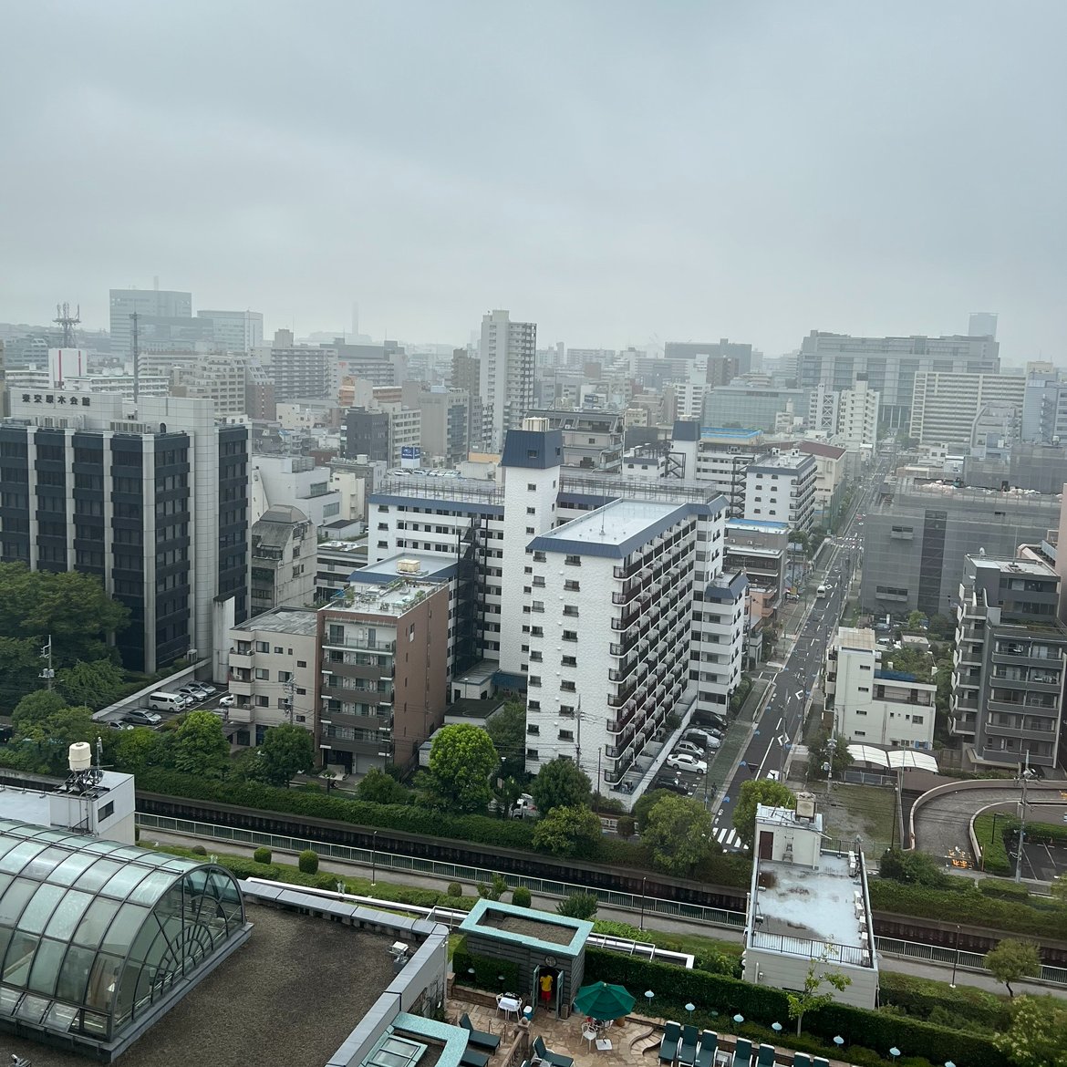 joyzojp's tweet photo. ジョイパー地方のソラもお届け。
そして、都内に３台しかない
”ワンピースのUTAXI"に乗車。
良きことあるかもー。
#UTAXI 
#イマソラ https://t.co/mDRNo9amst