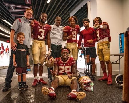 rodney_hill10's tweet photo. https://t.co/JGJddvBW3V