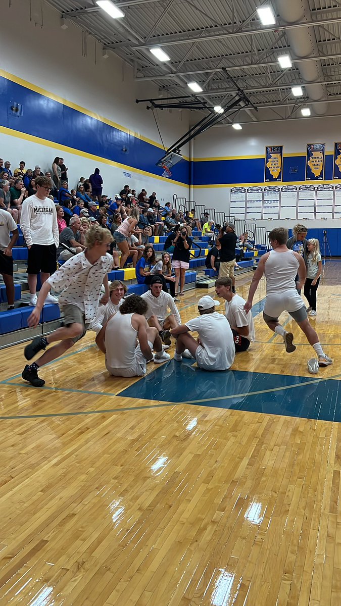 A quick game of duck duck goose to celebrate a W in the first game! Bring on #2! @sheltonskyhawk <a href="/JohnsburgSports/">Richard Alan Knar Jr.</a>