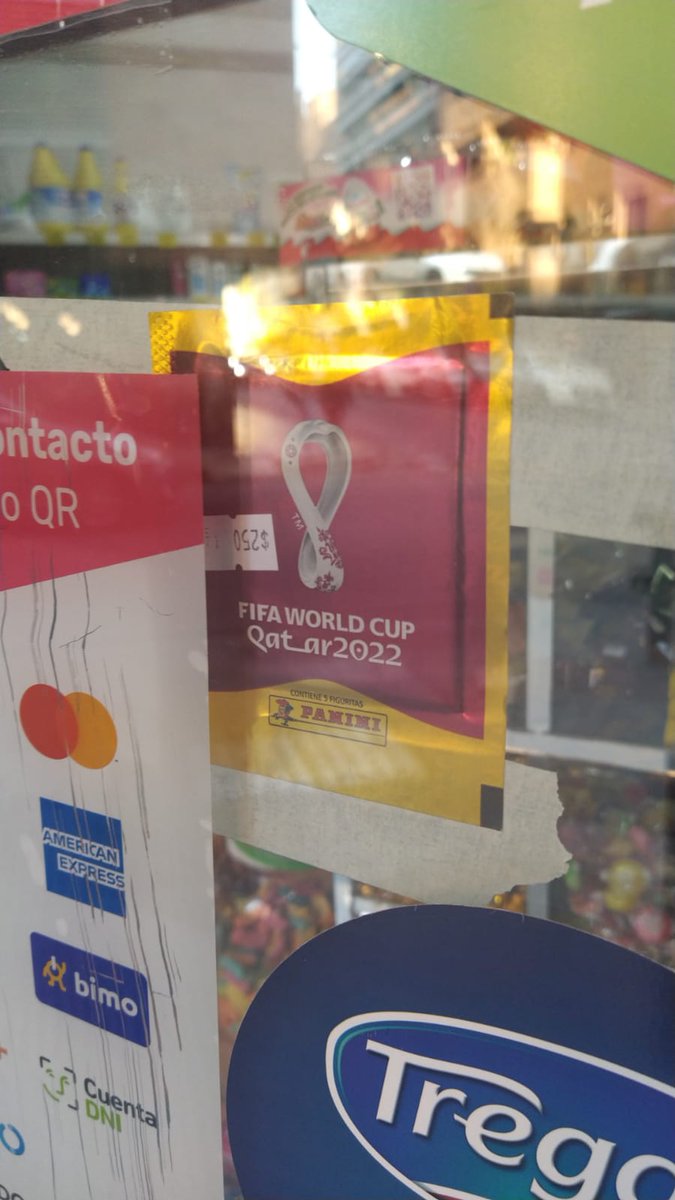 joaquin23100320's tweet photo. Siguen los robos - saqueos en Nueva Córdoba, $250 pesos un sobre de figuritas Panini. 
#panini #qatar #nuevacordoba @VivireNuevaCba #saqueo #robo #kiosqueroladron https://t.co/EfQKL2N2xp