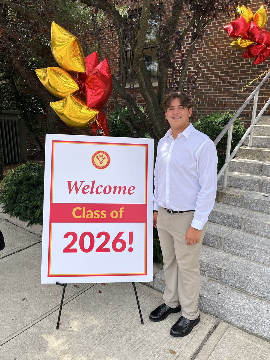 GStergThrows's tweet photo. Excited for this new chapter! Already made some great friends during orientation. @Chaminade_HS https://t.co/uEgbgBFGYv