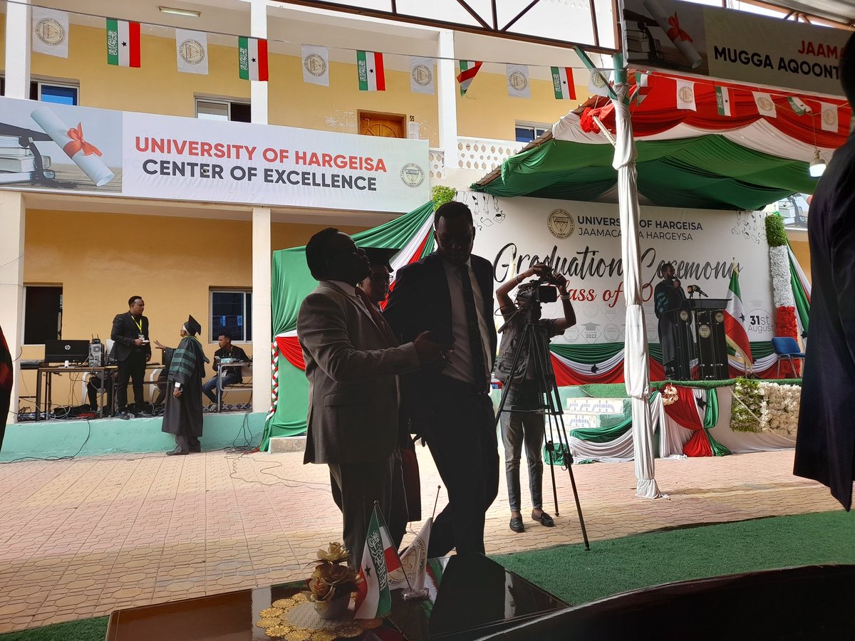 JamaMusse's tweet photo. The day for the University Hargeysa Graduates, the day for hope and future at the Center of Excellence, the National University at the Capital of the Republic of @Somaliland.
@NMAliDr @IPCSHargeisa https://t.co/zFNGtgyaHG