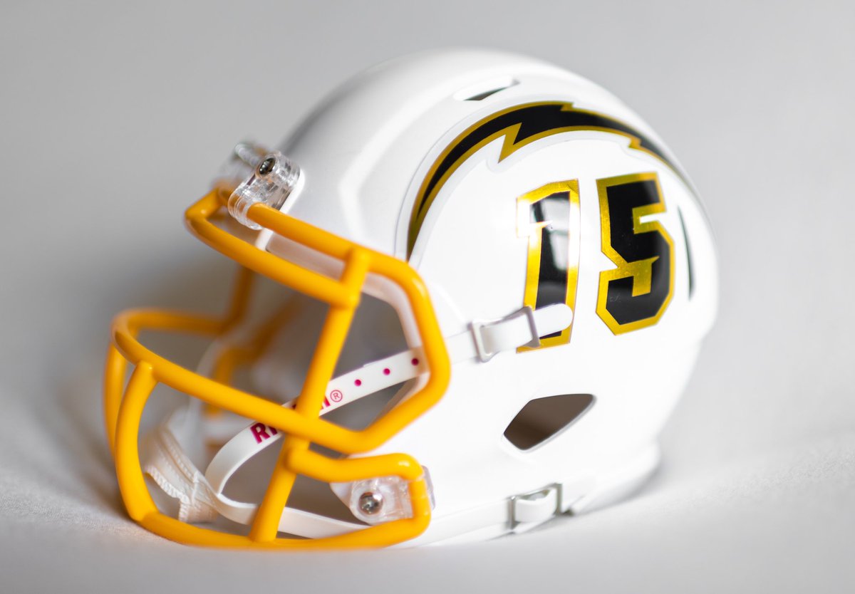CoachMatthewson's tweet photo. Per request, we have rolled out a store with a ACGC, Adair Casey &amp; Guthrie Center mini helmets. If there are any other options we should offer, let us know and we will do our best to recreate it. 

Store will close at on Sept 9th 11:59 PM

https://t.co/iEUEobRcPw https://t.co/fKbpICopDu