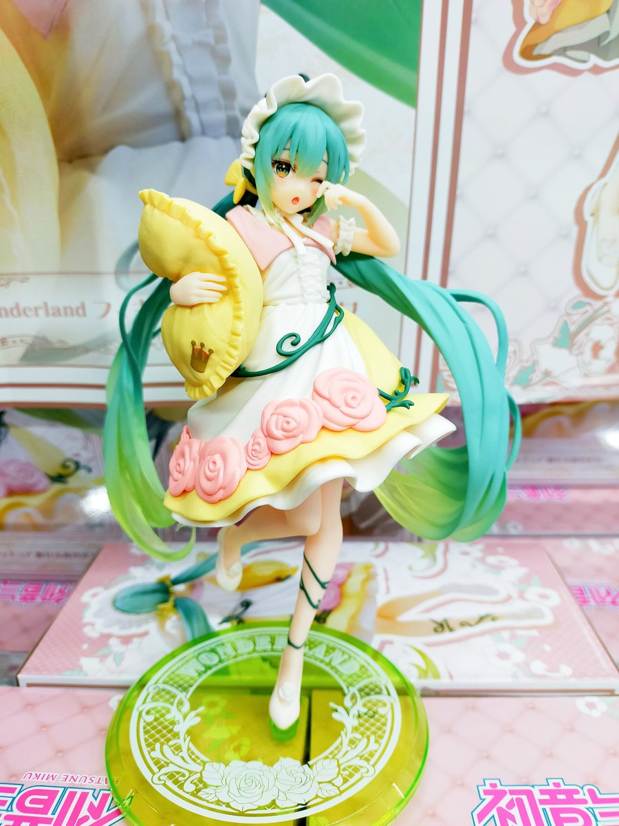 mandai_tmkmi's tweet photo. #初音ミク
#Wonderland #眠れる森の美女 と
#15th #Anniversary #KEIver. が入荷しました!!
ディスプレイを出してみたのですが
写真よりも更に実物が可愛すぎてめちゃ好みでした:( ;´ཫ`;):
#とまこまんだい でお迎えお待ちしております!!
#初音ミク15th
#可愛すぎて吐血案件
#万代苫小牧店 https://t.co/3t2dgcwvGf