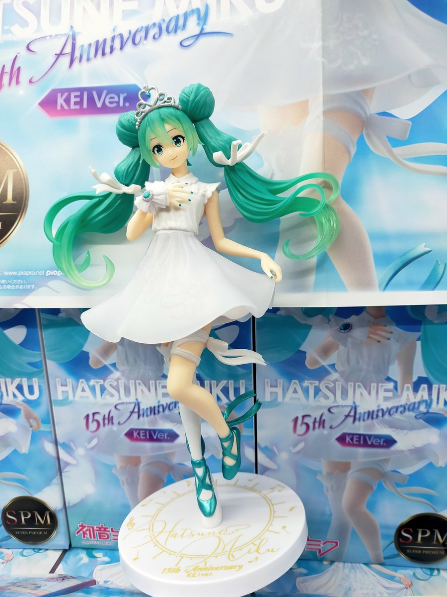 mandai_tmkmi's tweet photo. #初音ミク
#Wonderland #眠れる森の美女 と
#15th #Anniversary #KEIver. が入荷しました!!
ディスプレイを出してみたのですが
写真よりも更に実物が可愛すぎてめちゃ好みでした:( ;´ཫ`;):
#とまこまんだい でお迎えお待ちしております!!
#初音ミク15th
#可愛すぎて吐血案件
#万代苫小牧店 https://t.co/3t2dgcwvGf