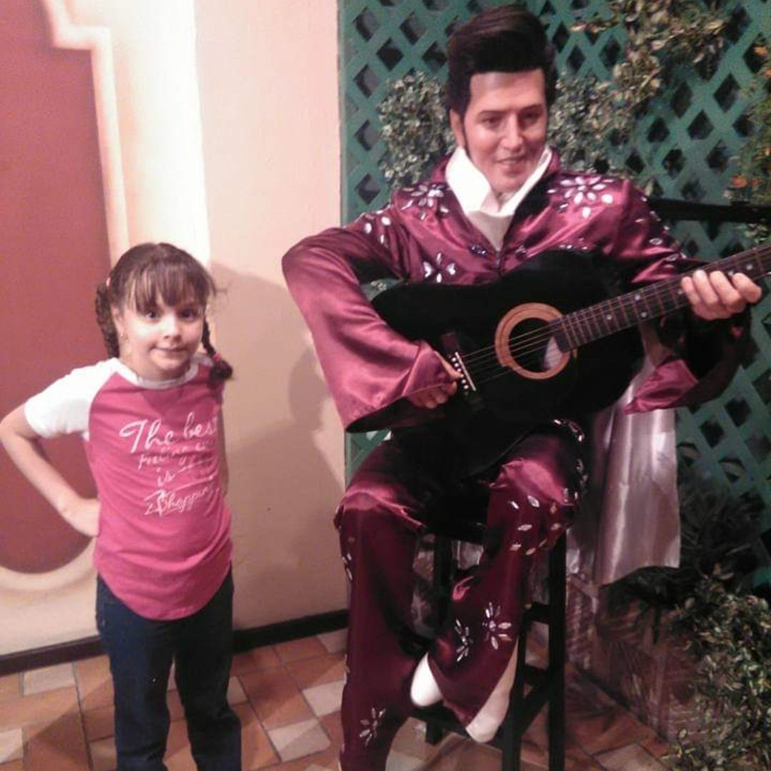 romerooneri's tweet photo. el dia q conoci a elvis epikisimo https://t.co/gUC1yQCtRa