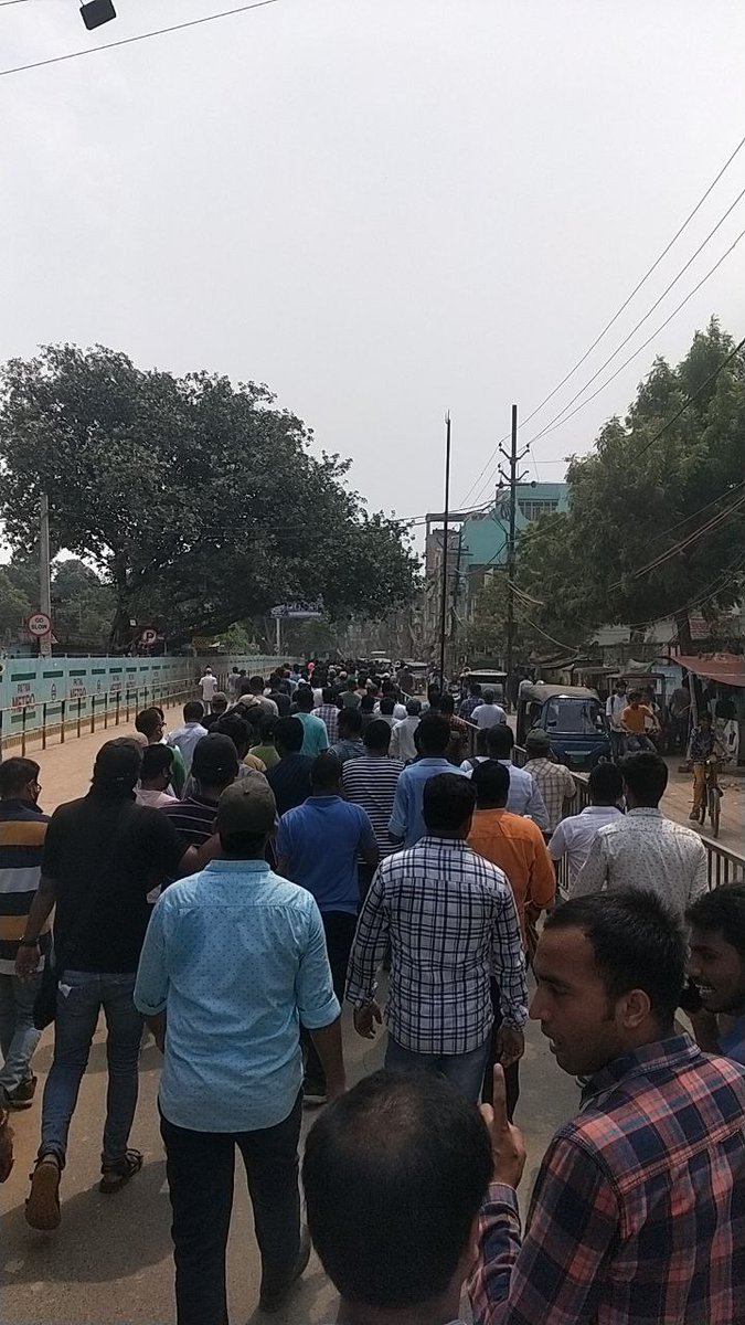 itspkverma's tweet photo. #BPSC _PT_IN_ONE_SHIFT
#BPSC_Chalo_Aandolan Dear #BPSC Chairman don't bring your Tughlaki Farmaan, don't show your authoritative decision.
#BPSC_PT_IN_ONE_SHIFT
There will be peaceful #ProtestInPatna  today because of this authoritarian decision of Aayog.
@officecmbihar https://t.co/EphB5ipSUP