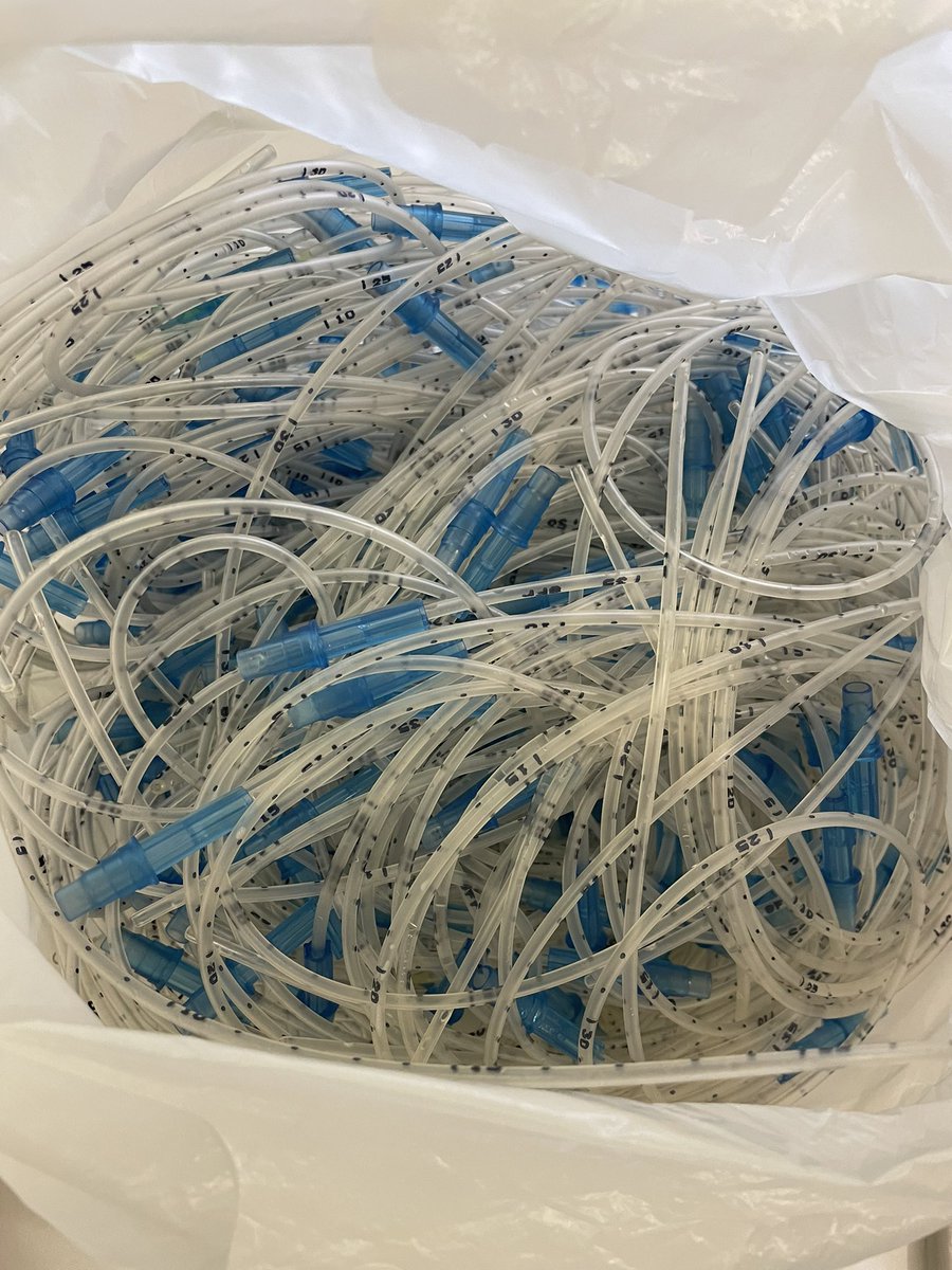 ipeeson's tweet photo. 今回の入院で使った吸引カテーテルは推定200本以上でしょうね。
入院中は使い捨て出来るから嬉しい。 https://t.co/dy3YgF7wWl