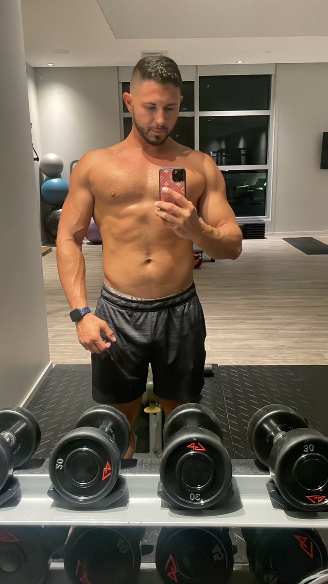 niczanca's tweet photo. Late night #workouts are the best #gymtomyself https://t.co/D1MbcWybMj