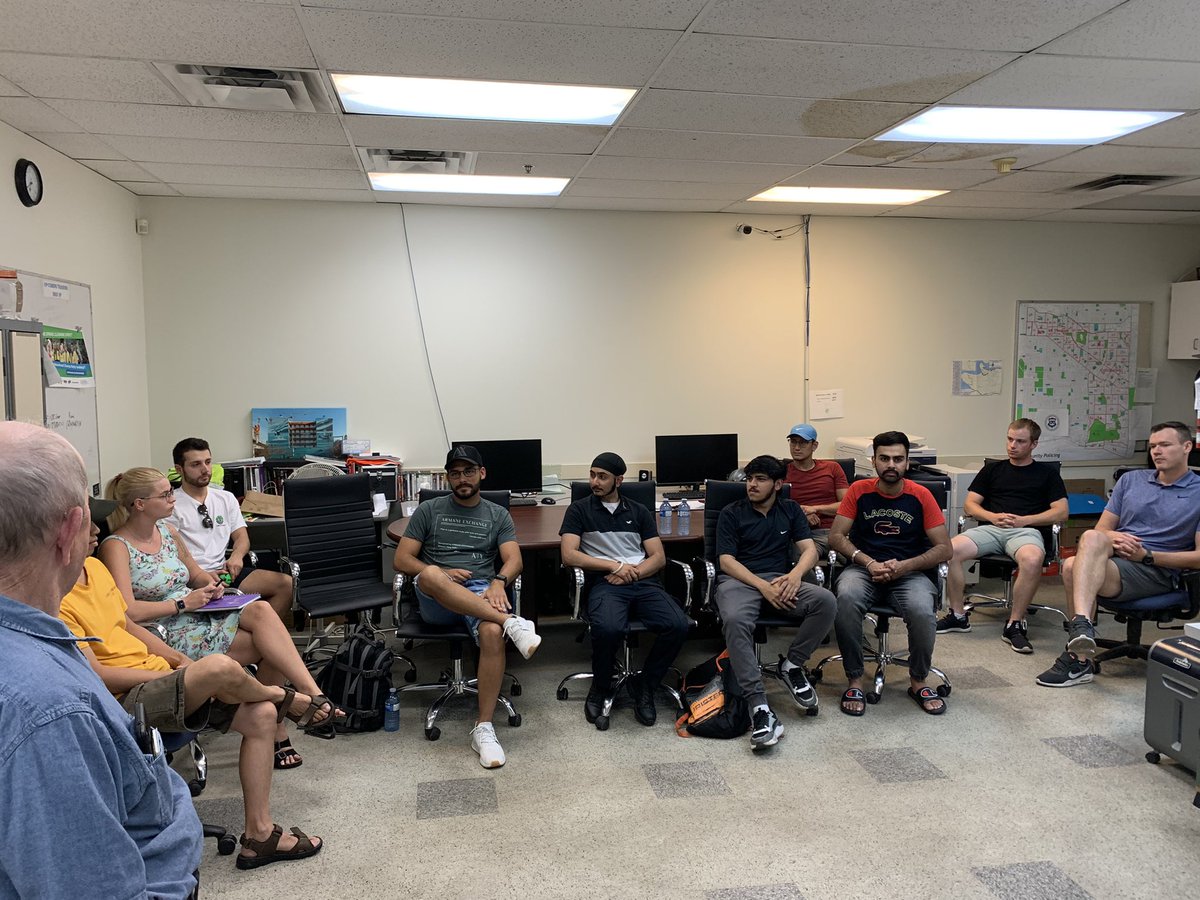 CollingwoodcpcC's tweet photo. @CollingwoodCPC:
Tonight, with eleven
#volunteers signed up for our #TuesdaySession, the topic of ‘Patrol Scenarios’ was well received.
Direct Participation was expected & discussions were conducted after each scenario.
We aim to train them to be able to handle patrol situations. https://t.co/KqW1Qe4yie