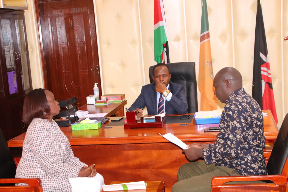 HammerHamm026's tweet photo. Today being on Wednesday I have specially designated it to listen to the problems bedeviling my people of  Transnzoia. It worthy noting that in my office first come first served, no seniority protocol is considered 
Karibuni. https://t.co/Lsvud3Yd4h