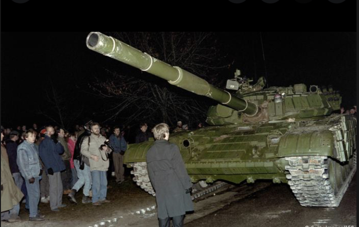 carlbildt's tweet photo. Gorbachev accepted the collapse of the outer Soviet empire as well as the reunification of Germany - which was huge - but he agreed to sending the tanks into Vilnius and Riga to stop the independence of the Baltic nations. https://t.co/UUhRNlEe7c