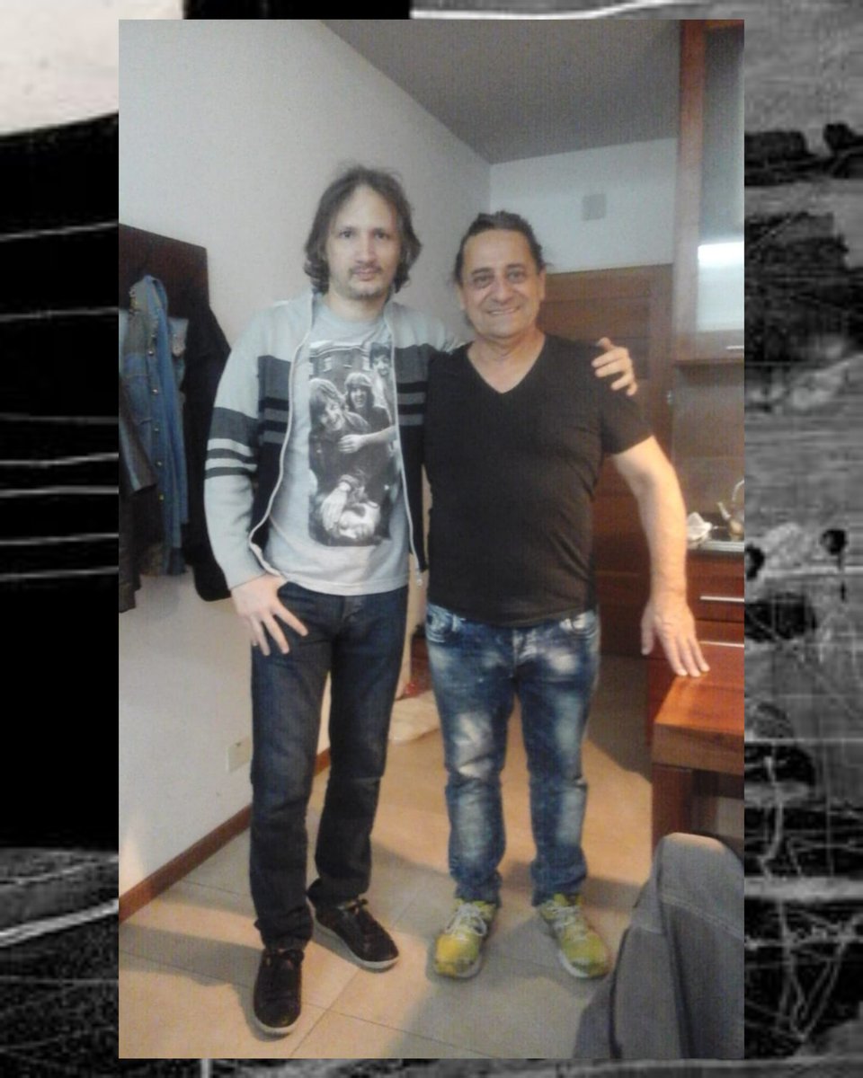 clicstangueros's tweet photo. Y ahora abrimos los #ArchivosCliqueros para recordar la entrevista que Gabi le hizo allá por 2017 al gran #OmarMollo y enmarcamos el momento escuchándolo con "Afiches", "Tarde" y "Rocanrol".
¡A disfrutar!

#ClicsTangueros #Clics 
#Tango #Rock #TangoSigloXXI 
#Radio @la2x4 https://t.co/wCVxFTemVC