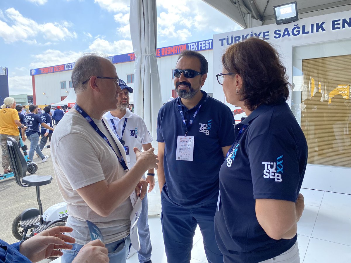 #TEKNOFEST yine, yeniden, büyük bir coşku ile başladı.

Tüm gençlerimizi ve bilime ve teknolojiye gönül verenleri TÜSEB standımıza bekliyoruz. 

<a href="/T3Vakfi/">TR Teknoloji Takımı</a> <a href="/teknofest/">TEKNOFEST</a>
