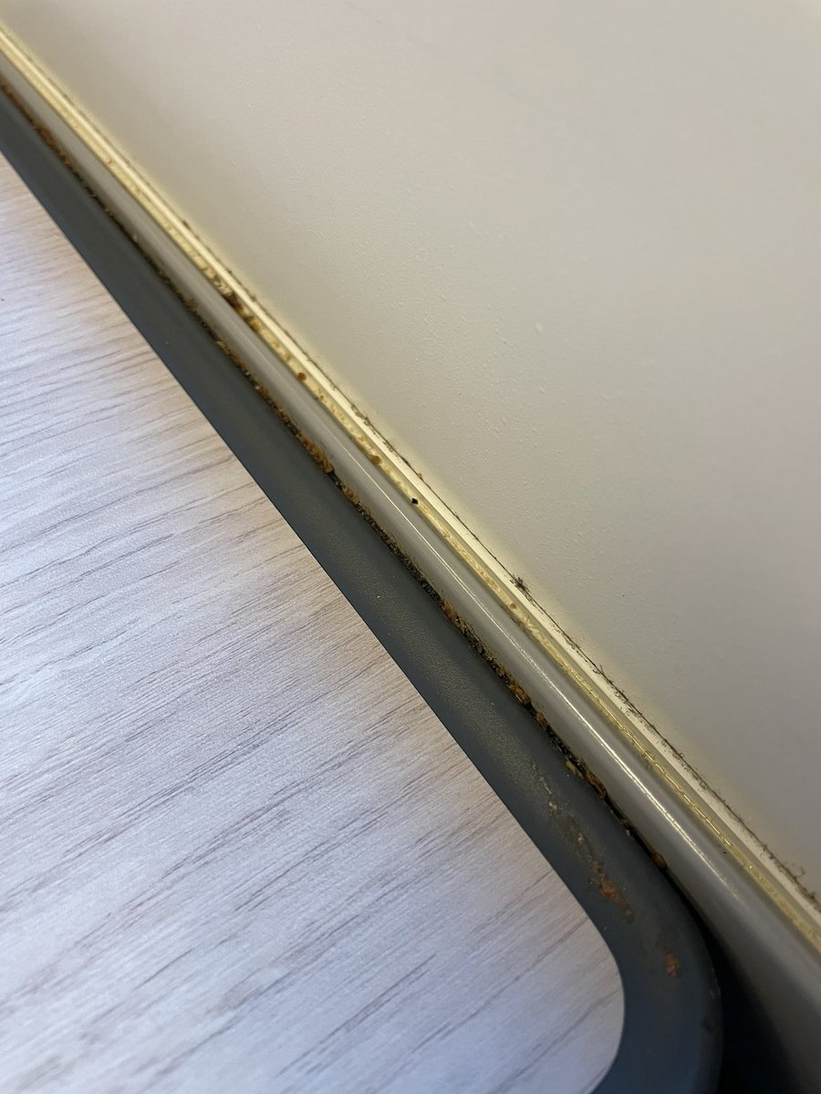 JLPRacingCBR's tweet photo. @southwesttrain1 who cleans your trains? First class you pay extra and get to sit on dirty tables 👍🏼 https://t.co/4m5GtsKhjd