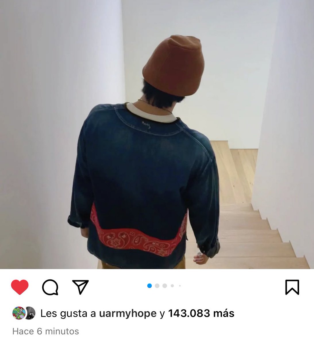 Ot7Spring's tweet photo. Hobi dandole ❤️ al mismo tiempo que Nam sube el post, amo 🫶🏼 https://t.co/qCnQqUjLZ1