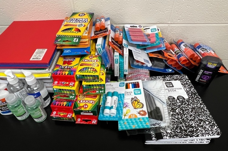 john_fortney22's tweet photo. Thank you United Credit Union Vandalia for the donation of school supplies! We appreciate you supporting the students of Van-Far. https://t.co/YlMcqiHgtR