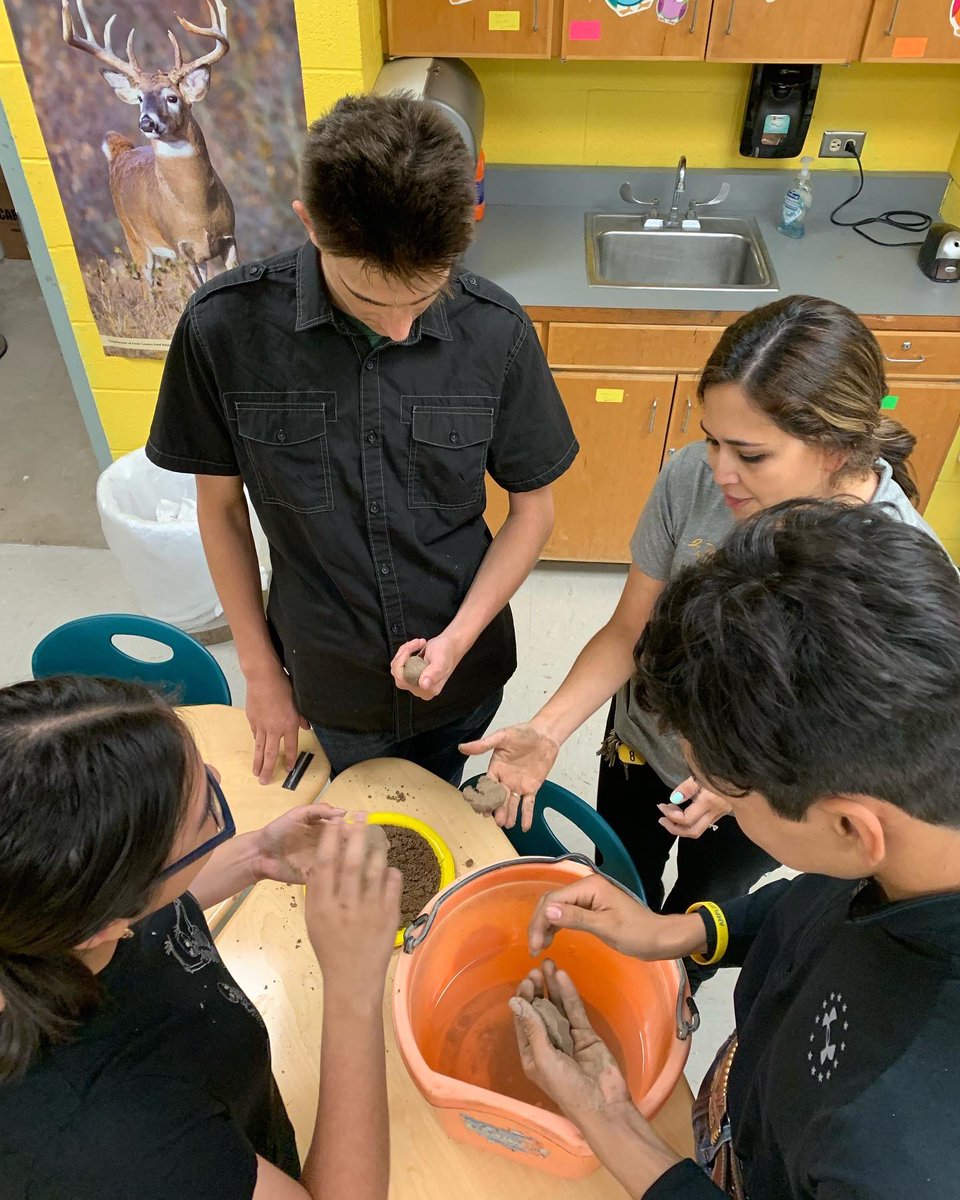 ag_rowe's tweet photo. Our plant and land teams practicing for contest!!! #agrocks 🦉🤠@McAllenISDCTE https://t.co/NiGgJm1LdB