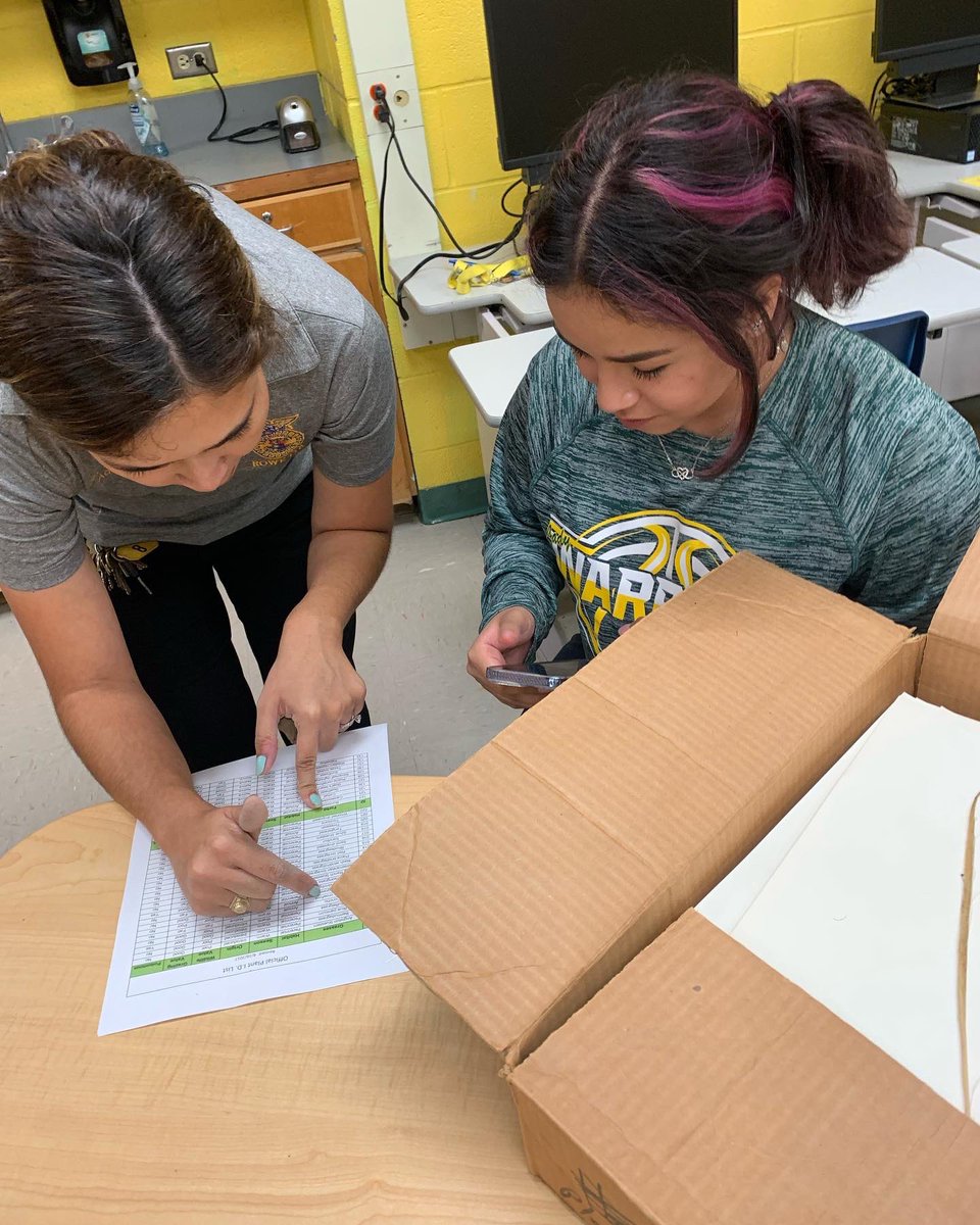 ag_rowe's tweet photo. Our plant and land teams practicing for contest!!! #agrocks 🦉🤠@McAllenISDCTE https://t.co/NiGgJm1LdB