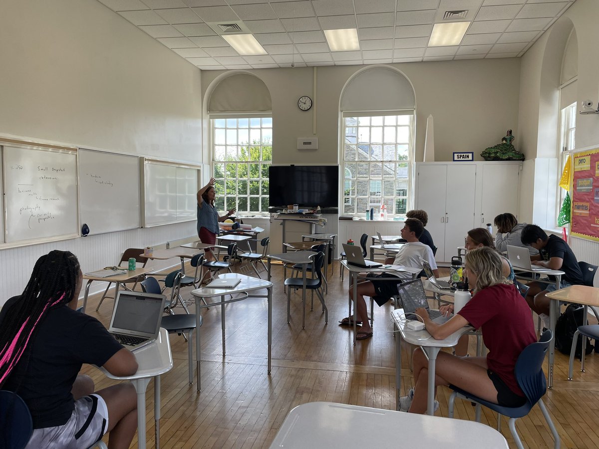 admitforyou's tweet photo. Our Writing Center faculty worked with our seniors today in a college essay writing workshop. #brainstorm #roughdraft #finalpolish Thank you Ms. Moses, Ms. Malhotra &amp; Mr. Stevens! https://t.co/eDcQRBg6NB